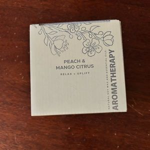 NWT GiftAway Wood Wick Peach Mango Fruity Citrus Candle 10 ounces